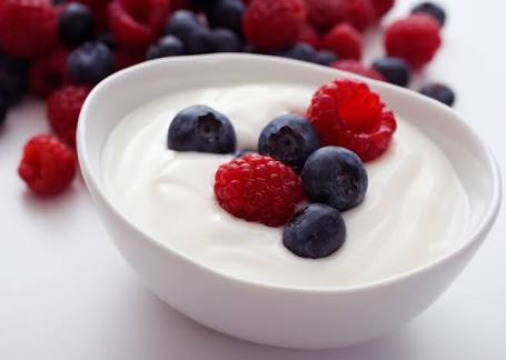 Best Foods for Pregnant Ladies - Yogurt contains calcium